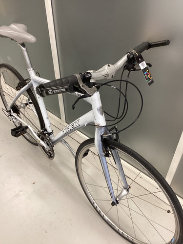 Trek FX 7.5 Bike -  50cm - Flat Bar Commuter, Colour: White